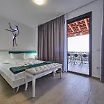Sky Sea & Villa