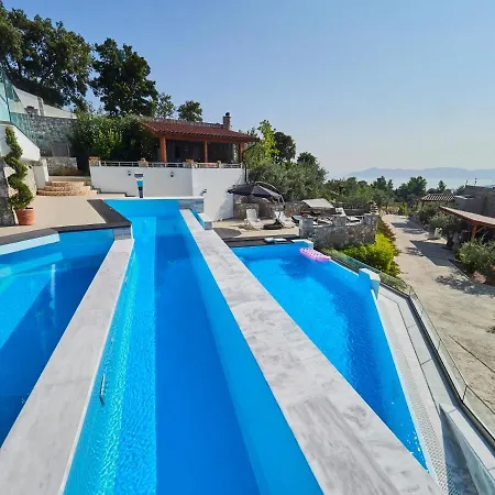 Villa Sky Sea & *