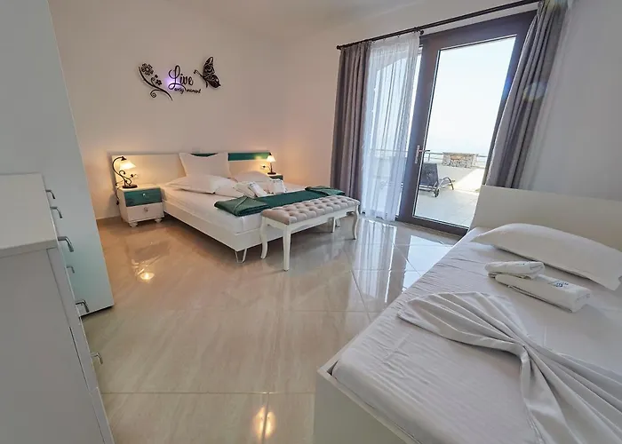 Sky Sea & * Megali Ammos (Skiathos)